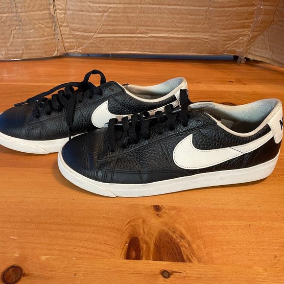 Nike Women's Court Tour - Black (size 8.5) - Picture 1 of 8